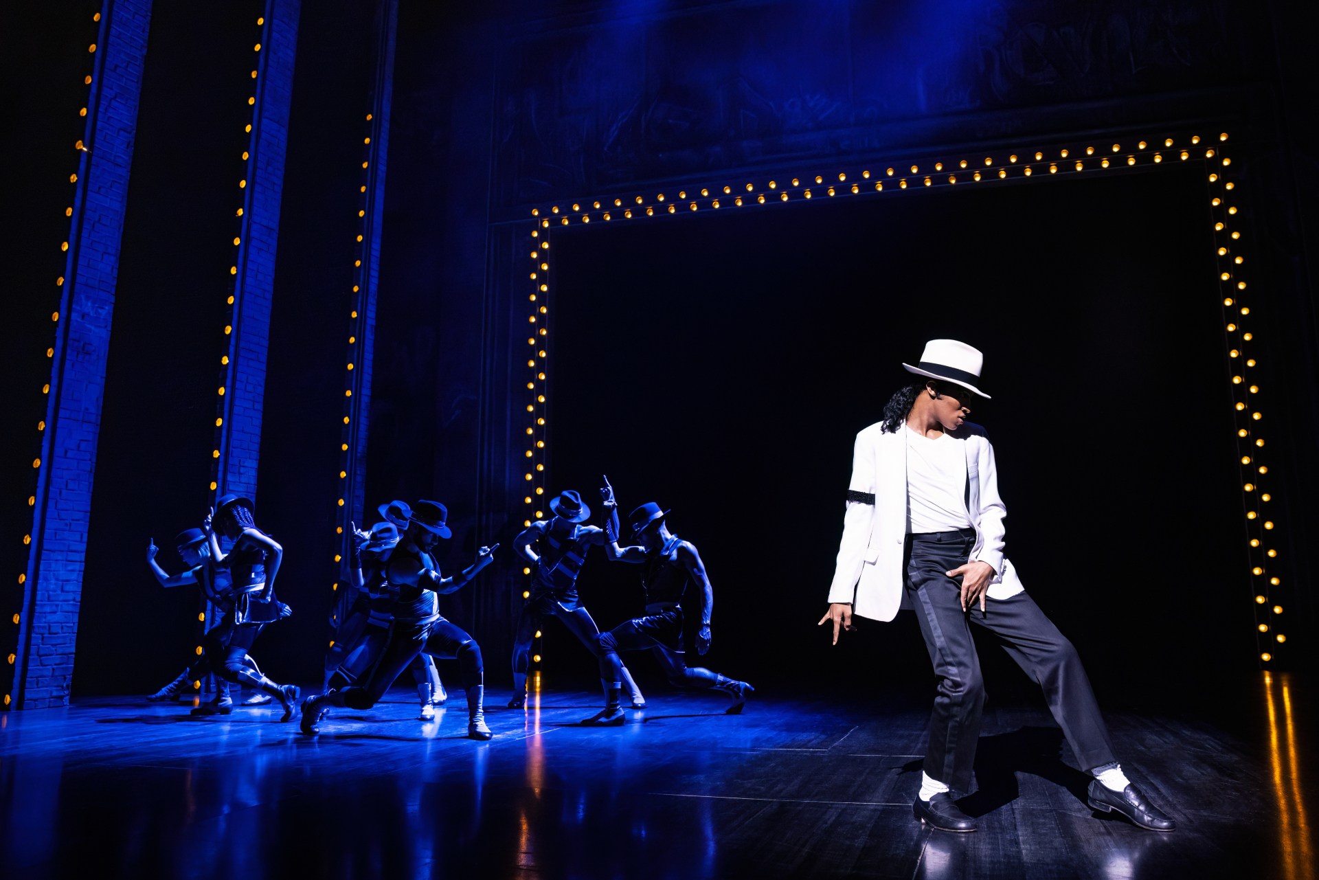 MJ The Musical New York R server Maintenant